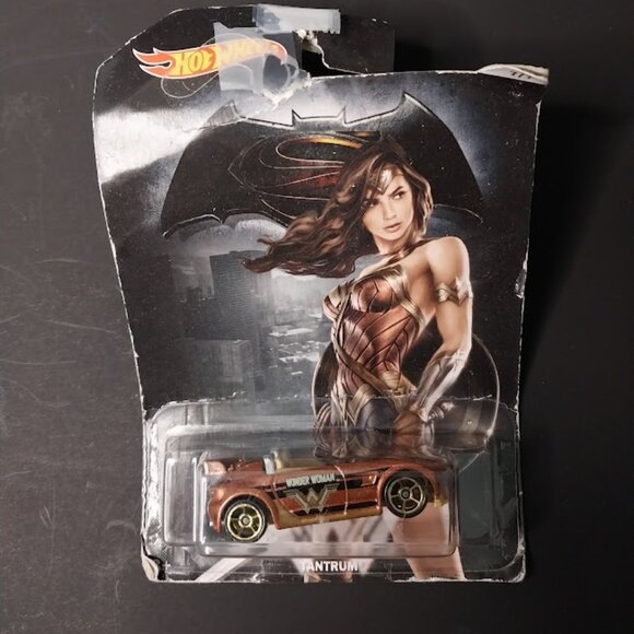 Hot Wheels Wonder Woman 2016 6/7 Batman vs Superman Power Pistons - Picture 1 of 6